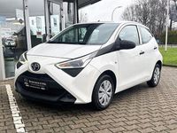 Gebraucht Toyota Aygo 72 PS (52 kW) 2018 Weiß Kleinwagen