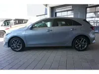 Neu Kia Ceed Style 160 PS (117 kW) 2025 Silber Kleinwagen