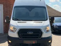 Gebraucht Ford Transit Trend 131 PS (96 kW) 2022 Weiß Limousine