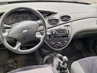 gebraucht Ford Focus 1.6i kein TÜV Reifen nagelneu