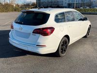 Gebraucht Opel Astra 179 PS (131 kW) 2013 Weiß Kombi