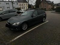 Gebraucht BMW 318 Advantage 136 PS (100 kW) 2017 Grau Kombi