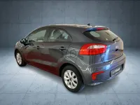 Gebraucht Kia Rio 90 PS (66 kW) 2015 Grau Limousine