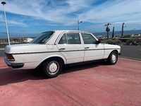 Gebraucht Mercedes 300 88 PS (64 kW) 1981 Weiß Limousine