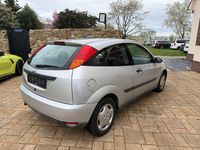 Używany Ford Focus Trend+ 75 KM (55 kW) 1999 Srebrny Sedan/Limuzyna