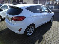 Gebraucht Ford Fiesta Titanium 125 PS (91 kW) 2018 Frostweiß Kleinwagen