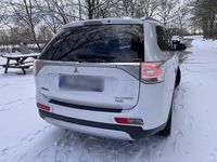 Gebraucht Mitsubishi Outlander 150 PS (110 kW) 2015 Weiß SUV