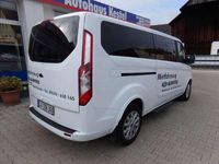 Gebraucht Ford Tourneo Titanium 150 PS (110 kW) 2023 Frostweiß Van / Kleinbus