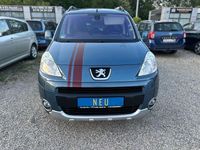 Gebraucht Peugeot Partner Tepee Tendance 120 PS (88 kW) 2011 Blau Van / Kleinbus