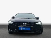 Gebraucht Volvo V60 Plus 197 PS (144 kW) 2025 Schwarz Kombi