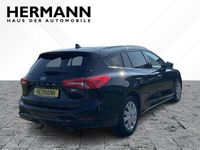 Gebraucht Ford Focus Titanium 125 PS (91 kW) 2020 Schwarz Kombi