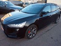 Gebraucht Ford Focus ST-Line 125 PS (91 kW) 2022 Obsidianschwarz metallic Kombi