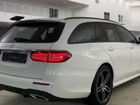 Gebraucht Mercedes E220 AMG line 194 PS (142 kW) 2017 Polarweiss  unilack Kombi