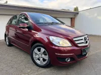 Gebraucht Mercedes B180 109 PS (80 kW) 2010 Rot Van / Kleinbus