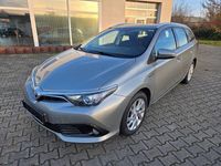 Gebraucht Toyota Auris Hybrid Design 136 PS (100 kW) 2016 Silber Kombi