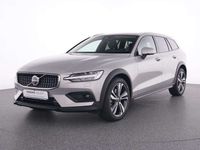 Gebraucht Volvo V60 CC Plus 197 PS (144 kW) 2023 Silver dawn / metallic Kombi