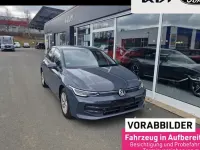Gebraucht VW Golf VIII Life 150 PS (110 kW) 2025 Grau Limousine