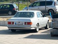 Gebraucht Mercedes 380 200 PS (147 kW) 1985 Silber Limousine