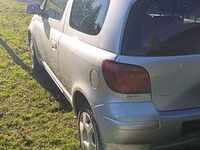 Gebraucht Toyota Yaris 65 PS (47 kW) 2003 Silber Limousine