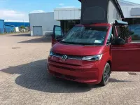Neu VW T7 California 150 PS (110 kW) 2026 Rot Van
