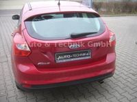 Gebraucht Ford Focus 150 PS (110 kW) 2015 Rot metallic Limousine