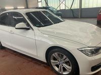 Gebraucht BMW 318 Comfort Edition 143 PS (105 kW) 2012 Weiß Limousine