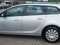 Gebraucht Opel Astra Edition 120 PS (88 kW) 2013 Silber Kombi