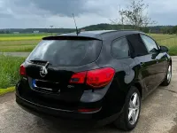 Gebraucht Opel Astra 125 PS (91 kW) 2011 Schwarz Kombi