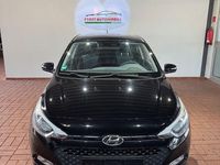 Gebraucht Hyundai i20 Basis 75 PS (55 kW) 2017 Limousine