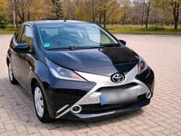 Gebraucht Toyota Aygo 69 PS (50 kW) 2018 Schwarz Kleinwagen