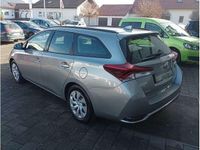 Gebraucht Toyota Auris Cool 99 PS (72 kW) 2016 New medium silver/ grey Kombi