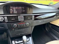 Gebraucht BMW 330 245 PS (180 kW) 2010 Schwarz Kombi