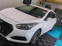 Gebraucht Hyundai i40 165 PS (121 kW) 2018 Weiß Kombi