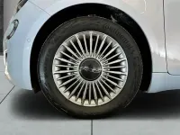 Gebraucht Fiat 500e Tech 69 kW (95 PS) 2023 Himmel blau Kleinwagen