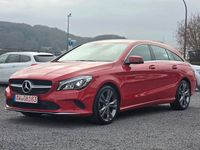 Gebraucht Mercedes CLA180 122 PS (89 kW) 2018 Rot Limousine