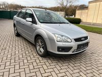 Gebraucht Ford Focus Ghia 101 PS (74 kW) 2005 Silber Limousine