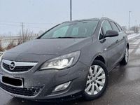Gebraucht Opel Astra Innovation 180 PS (132 kW) 2011 Grau Kombi