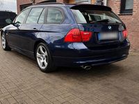 Gebraucht BMW 318 143 PS (105 kW) 2012 Blau Kombi