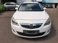 Gebraucht Opel Astra Selection 140 PS (102 kW) 2011 Weiß Kombi