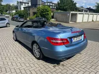 Gebraucht Mercedes E200 Avantgarde 184 PS (135 kW) 2010 Blau Cabrio
