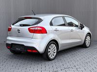 Second-hand Kia Rio 86 CP (63 kW) 2012 Argintiu Berlinǎ