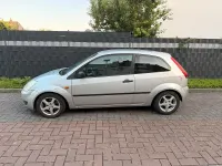 Gebraucht Ford Fiesta 69 PS (50 kW) 2005 Silber Kleinwagen