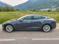 Usado Tesla Model S 235 kW (320 CV) 2016 Gris Utilitario
