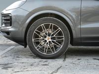 Gebraucht Porsche Cayenne 354 PS (260 kW) 2024 Quarzitgraumetallic SUV