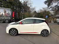 Gebraucht Toyota Aygo 72 PS (52 kW) 2018 Weiß Kleinwagen