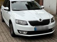 Gebraucht Skoda Octavia 150 PS (110 kW) 2016 Weiß Kleinwagen