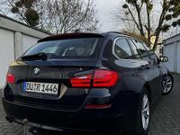 Gebraucht BMW 520 Lifestyle 163 PS (119 kW) 2011 Blau Kombi