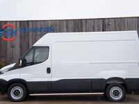 Gebraucht Iveco Daily 116 PS (85 kW) 2018 Weiß Van / Kleinbus
