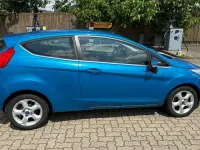 Gebraucht Ford Fiesta Titanium 101 PS (74 kW) 2013 Blau Limousine