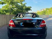 Second-hand Mercedes SLK200 163 CP (119 kW) 2007 Negru Cabrio